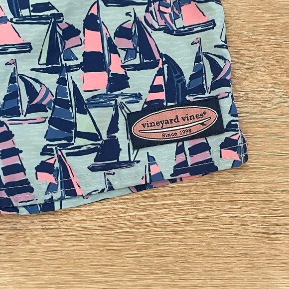 Vineyard Vines boys swim trunks - Picture 2 of 5